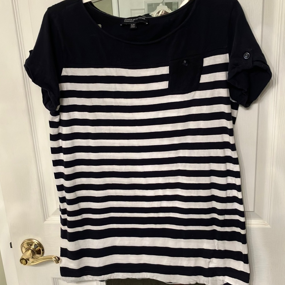 Jones New York navy and white tunic short sleeve top